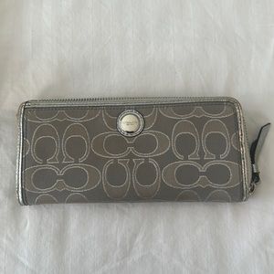 Coach long zippy wallet silver